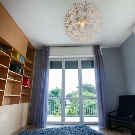 Chic And Freak Apartman *