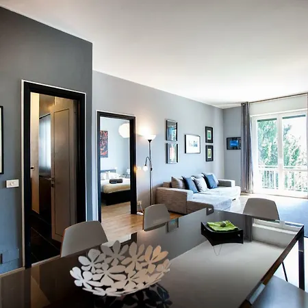 Chic And Freak * Como